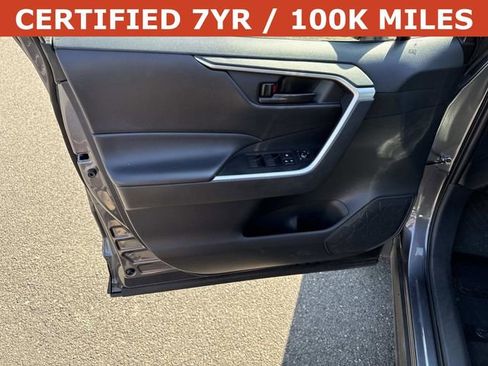 Used 2025 Toyota RAV4 LE AWD/4WD image 13