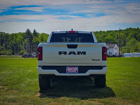 New 2026 RAM 1500 Express AWD/4WD image 4