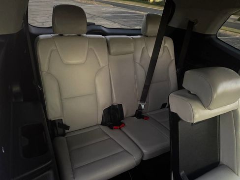 Used 2020 Kia Telluride S w/ S 8 Passenger Seating Package image 28