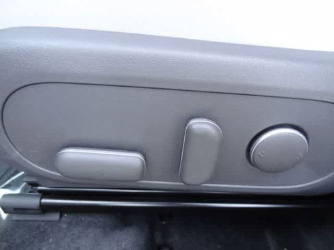 Used 2025 Hyundai Kona SEL FWD image 7