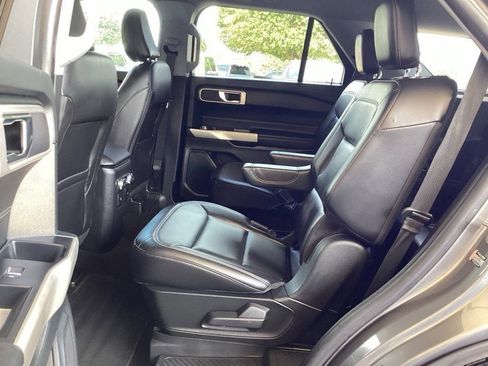 Used 2022 Ford Explorer XLT w/ Equipment Group 202A image 40