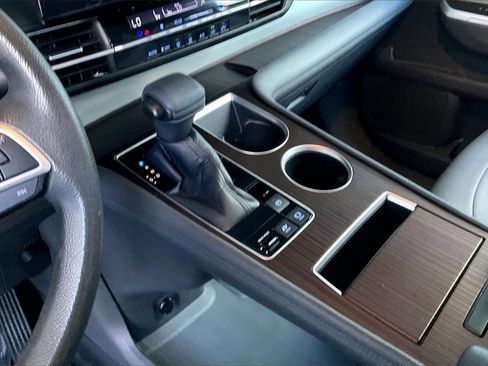 Used 2021 Toyota Sienna LE image 11