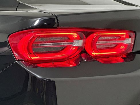 Used 2020 Chevrolet Camaro LT w/ Technology Package image 31
