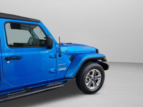 Used 2021 Jeep Wrangler Unlimited Sahara image 33