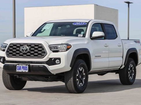 Used 2023 Toyota Tacoma TRD Off-Road image 5