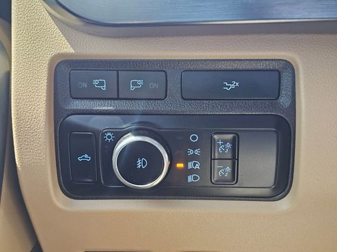 Used 2024 Ford F350 Lariat w/ Lariat Ultimate Package AWD/4WD image 37