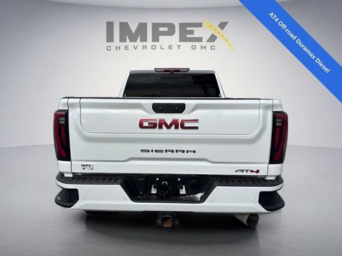 Used 2024 GMC Sierra 2500 AT4 w/ AT4 Preferred Package AWD/4WD image 4
