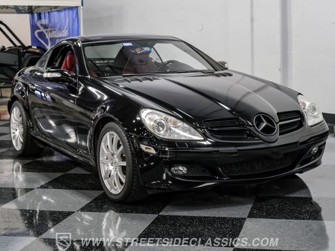 Used 2005 Mercedes-Benz SLK 350 image 16