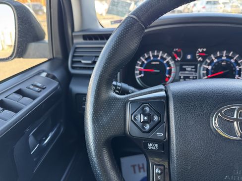 Used 2019 Toyota 4Runner TRD Off-Road Premium image 22