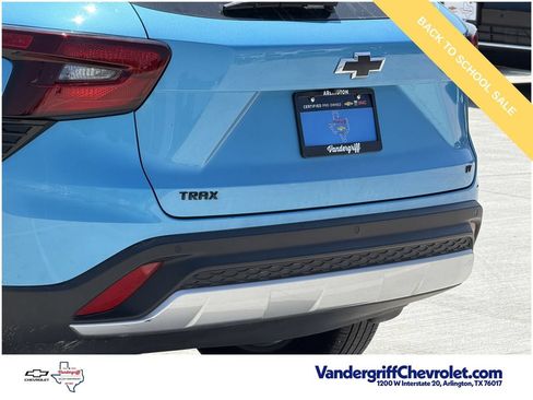 Used 2025 Chevrolet Trax LT w/ Driver Confidence Package FWD image 6