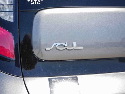 Used 2014 Kia Soul FWD image 10