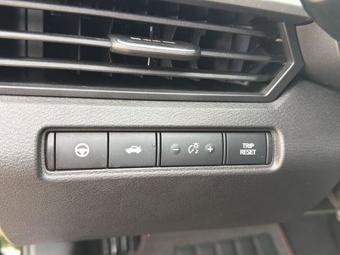 Used 2023 Nissan Altima 2.0 SR image 13