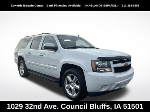 Used 2007 Chevrolet Suburban LT w/ LT Preferred Equipment Group AWD/4WD image 1