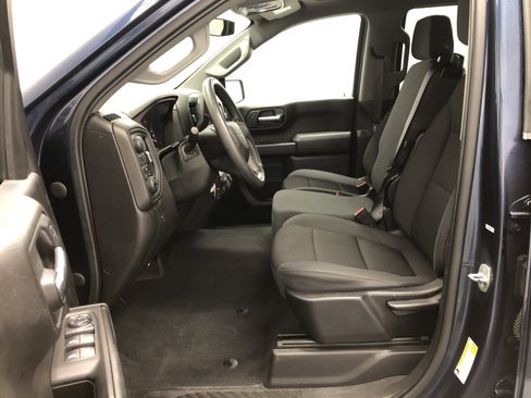 Used 2021 Chevrolet Silverado 1500 Custom Trail Boss AWD/4WD image 12