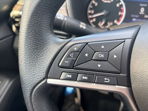 Used 2024 Nissan Altima 2.5 SV image 38