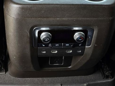 Used 2021 GMC Yukon SLT w/ SLT Premium Package image 33