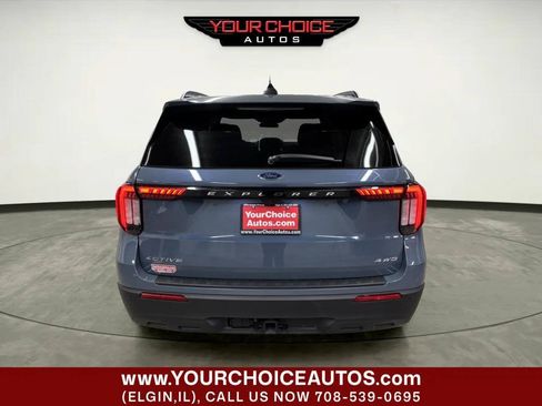 Used 2025 Ford Explorer Active AWD/4WD image 4