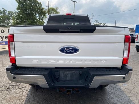 Used 2019 Ford F250 Lariat w/ Lariat Ultimate Package AWD/4WD image 3