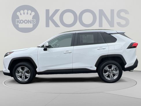 Used 2025 Toyota RAV4 XLE AWD/4WD image 5