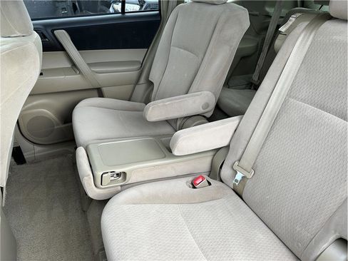 Used 2010 Toyota Highlander 4WD image 20
