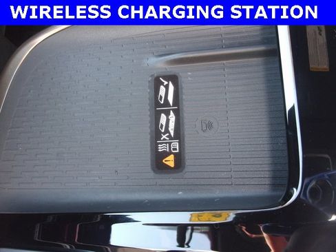 Used 2025 Buick Enclave Avenir w/ Trailering Package, 5000 lbs. image 10