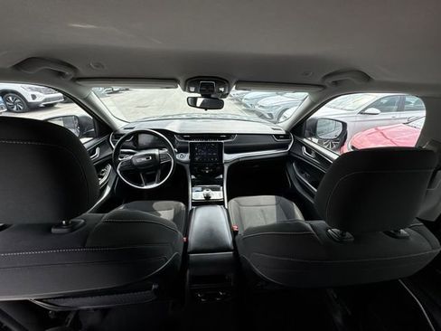 Used 2022 Jeep Grand Cherokee Laredo w/ Luxury Tech Group I image 19