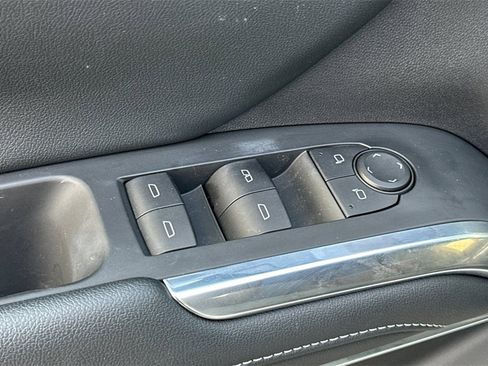 Used 2024 Chevrolet Traverse LT image 12