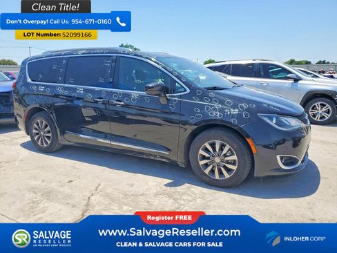 Used 2020 Chrysler Pacifica Touring-L FWD image 5