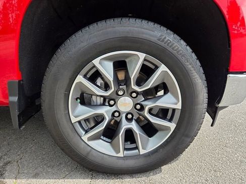 Used 2023 Chevrolet Silverado 1500 LT w/ Leather Package AWD/4WD image 24