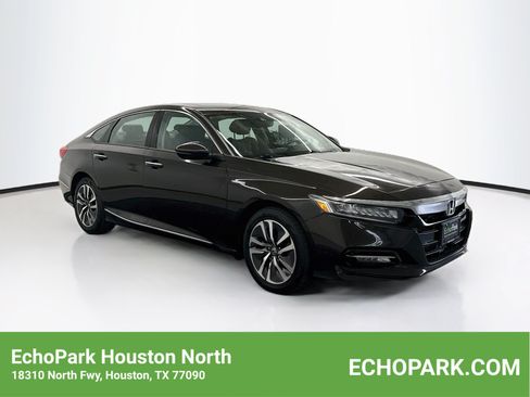 Used 2018 Honda Accord Touring image 1