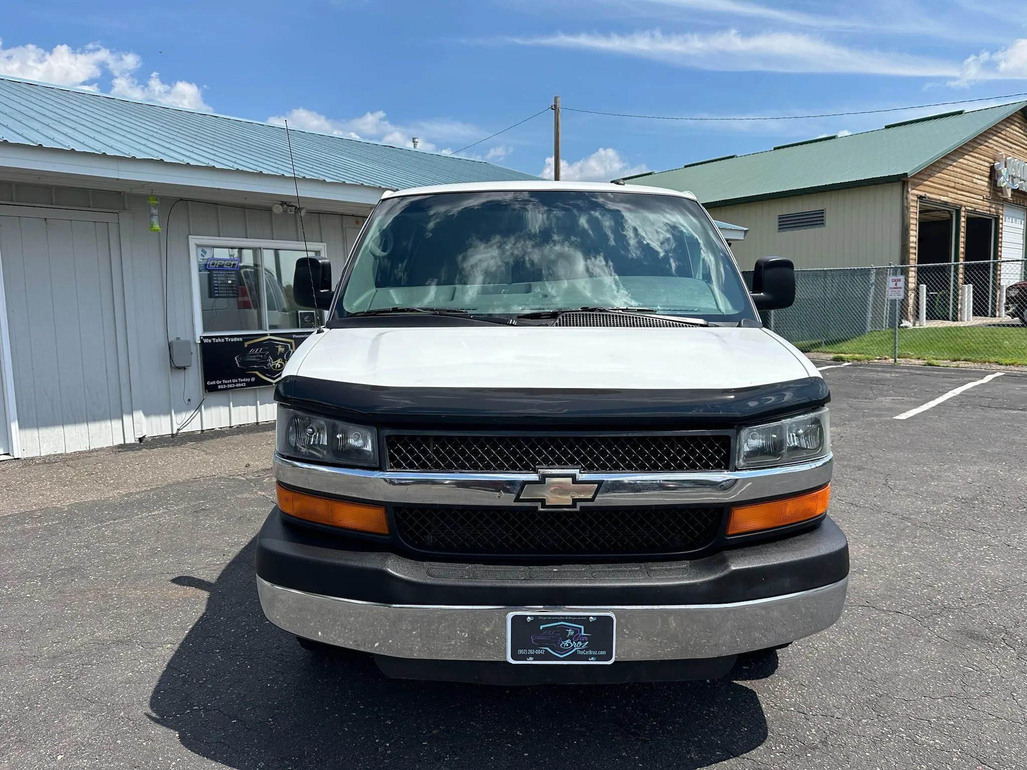 Used 2015 Chevrolet Express 2500 LT w/ LT Preferred Equipment Group RWD image 2