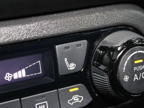 Used 2021 Nissan Kicks SR w/ SR Premium Package FWD image 21
