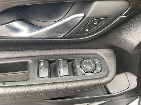 Certified 2022 GMC Terrain SLE w/ Driver Convenience Package image 10