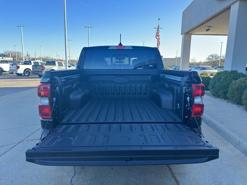 New 2025 Ford Maverick Lariat w/ Black Appearance Package image 9