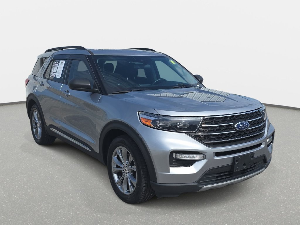 Used 2022 Ford Explorer XLT w/ Equipment Group 202A RWD image 3