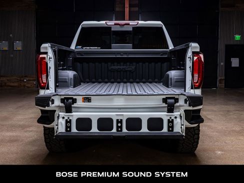 Used 2024 GMC Sierra 1500 AT4 w/ Technology Package image 9