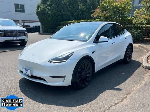 Used 2022 Tesla Model Y Performance AWD/4WD image 3
