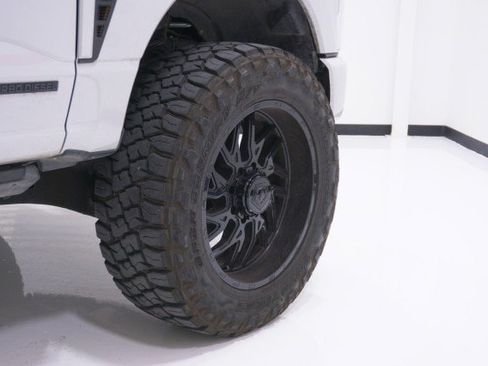 Certified 2024 Ford F250 Limited w/ FX4 Off-Road Package AWD/4WD image 5