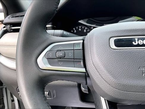 Used 2025 Jeep Compass Limited AWD/4WD image 18