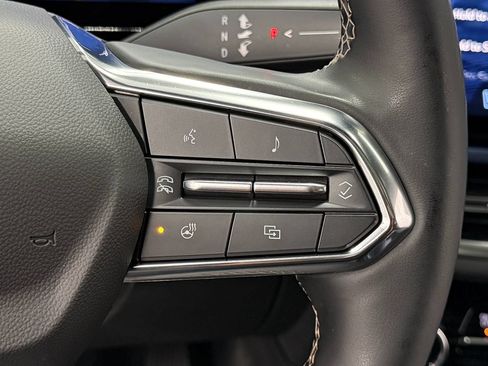 Used 2025 Chevrolet Equinox EV LT w/ Convenience Package II FWD image 18