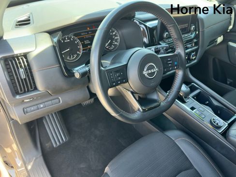 Used 2024 Nissan Pathfinder Rock Creek AWD/4WD image 11