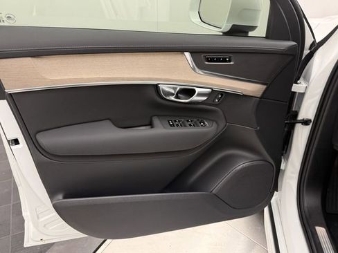 New 2026 Volvo XC90 B5 Core image 10