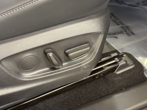 Used 2025 Toyota Crown Signia image 29