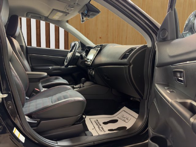 Used 2024 Mitsubishi Outlander Sport SE AWD/4WD image 29