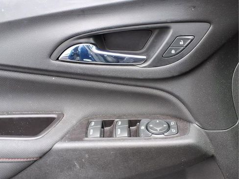 Used 2022 Chevrolet Equinox RS w/ RS Leather Package image 18