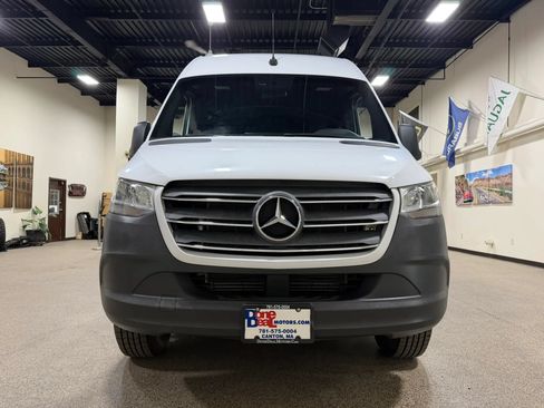 Used 2019 Mercedes-Benz Sprinter 2500 image 3