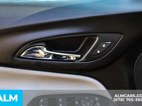 Used 2023 Chevrolet Equinox LT image 38