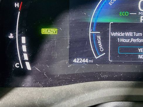 Used 2025 Toyota Camry LE FWD image 11