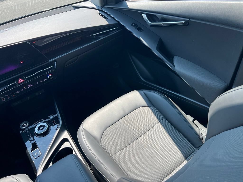 Certified 2023 Kia Niro Wind w/ Wind Preserve Package FWD image 11