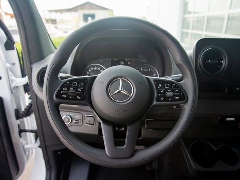 Used 2024 Mercedes-Benz Sprinter 144 Cargo image 32